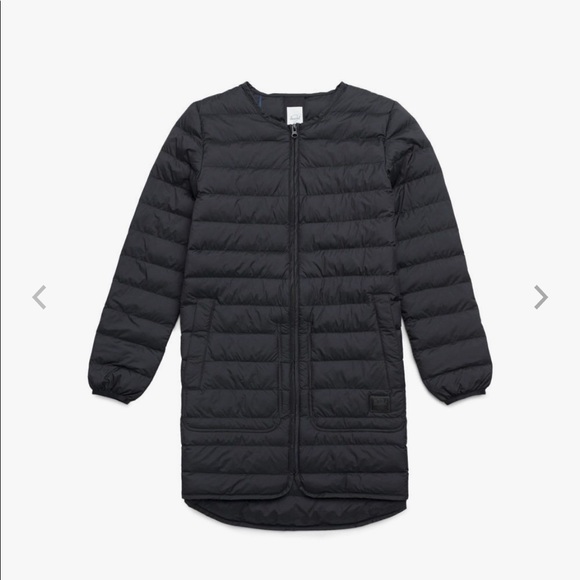 Quilted Hershel featherless coat size Medium, sold out in stores and online. - Picture 3 of 6